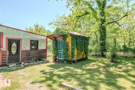 Partial Log Cabin On 5 Acres With Seperate Art Studio And Storage - image 31