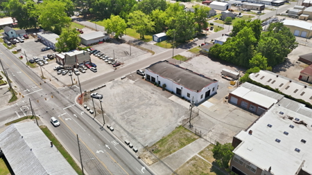 Commercial Building on .63 Acres - High-Visibility Location - image 3