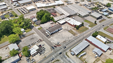 Commercial Building on .63 Acres - High-Visibility Location - image 5