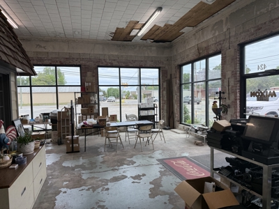 Commercial Building on .63 Acres - High-Visibility Location - image 15