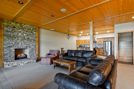 Premier Lakefront Home on Dale Hollow Lake in Albany, Kentucky - image 44