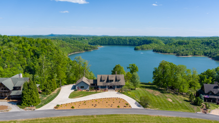 Premier Lakefront Home on Dale Hollow Lake in Albany, Kentucky - image 10