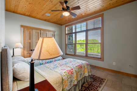 Premier Lakefront Home on Dale Hollow Lake in Albany, Kentucky - image 50