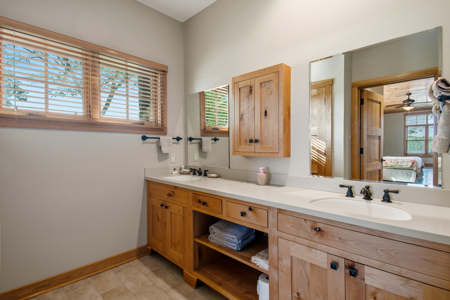 Premier Lakefront Home on Dale Hollow Lake in Albany, Kentucky - image 48