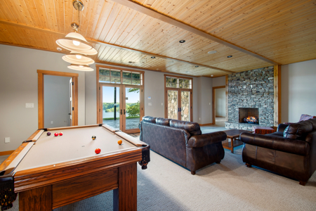 Premier Lakefront Home on Dale Hollow Lake in Albany, Kentucky - image 43