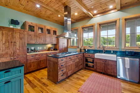 Premier Lakefront Home on Dale Hollow Lake in Albany, Kentucky - image 26