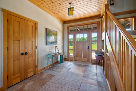 Premier Lakefront Home on Dale Hollow Lake in Albany, Kentucky - image 17
