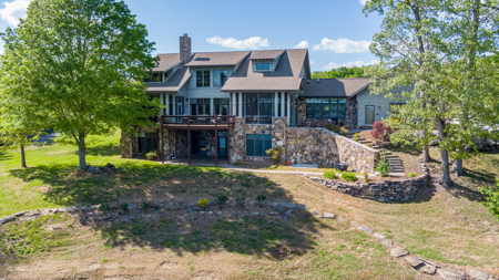 Premier Lakefront Home on Dale Hollow Lake in Albany, Kentucky - image 11