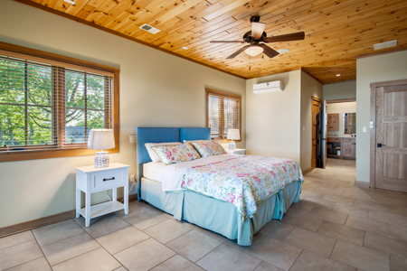 Premier Lakefront Home on Dale Hollow Lake in Albany, Kentucky - image 46