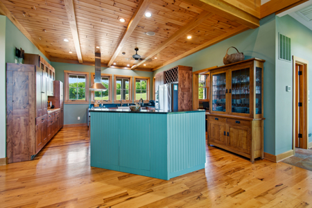 Premier Lakefront Home on Dale Hollow Lake in Albany, Kentucky - image 22