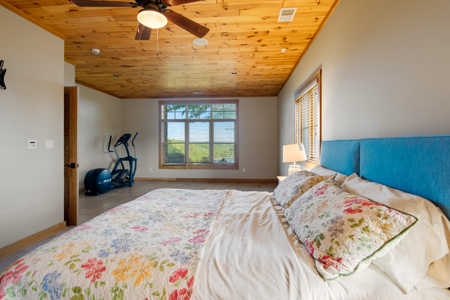 Premier Lakefront Home on Dale Hollow Lake in Albany, Kentucky - image 47