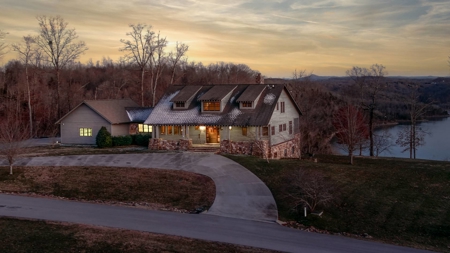 Premier Lakefront Home on Dale Hollow Lake in Albany, Kentucky - image 1