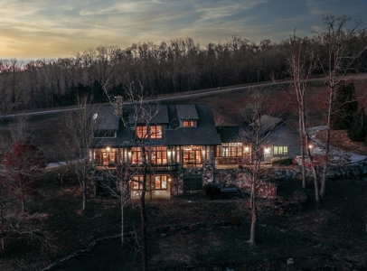 Premier Lakefront Home on Dale Hollow Lake in Albany, Kentucky - image 4