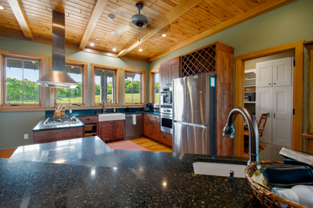 Premier Lakefront Home on Dale Hollow Lake in Albany, Kentucky - image 23