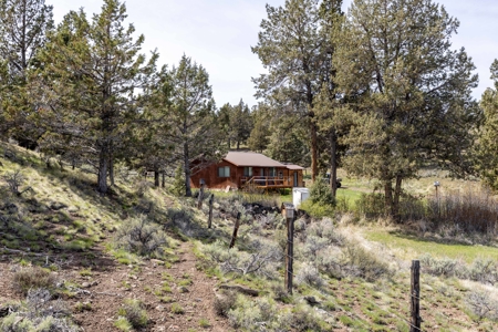 Central Oregon Russell Ranch Located on Camp Creek Road - image 25