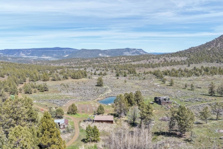 Central Oregon Russell Ranch Located on Camp Creek Road - image 42