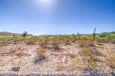 5 Acre Desert Retreat in New River with Power & Mountain Views - image 2