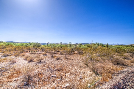 5 Acre Desert Retreat in New River with Power & Mountain Views - image 5