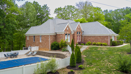 Luxurious 4-Bedroom Estate with Private Pool Close to Dale Hollow - image 4