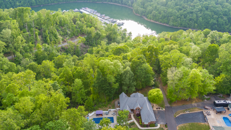 Luxurious 4-Bedroom Estate with Private Pool Close to Dale Hollow - image 13