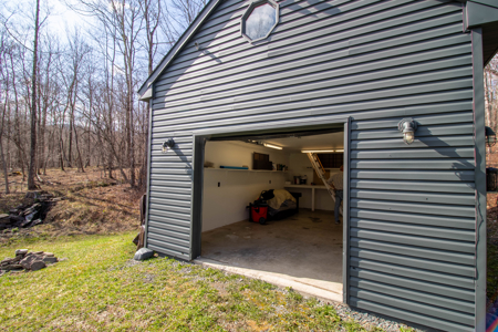 Cabin Home For Sale In Colchester, New York - image 28