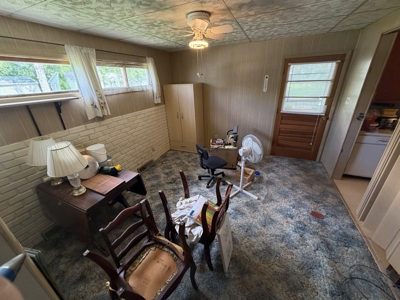 Charming 3-Bed Bungalow on Spacious Corner Lot - image 21