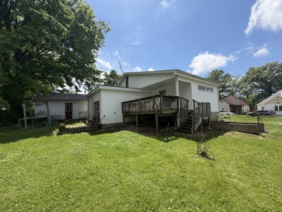 Charming 3-Bed Bungalow on Spacious Corner Lot - image 39