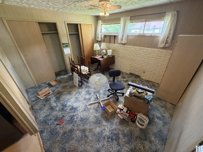 Charming 3-Bed Bungalow on Spacious Corner Lot - image 20
