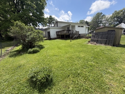 Charming 3-Bed Bungalow on Spacious Corner Lot - image 38