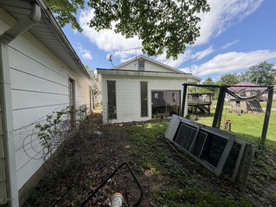 Charming 3-Bed Bungalow on Spacious Corner Lot - image 43