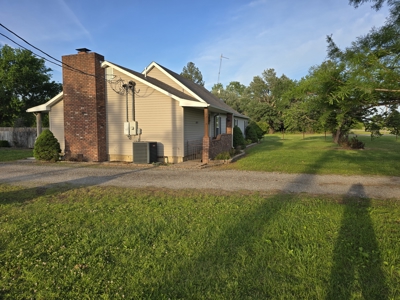 Rural Country Home overlooking 160 Acres Auction - image 2