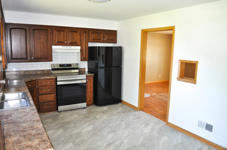 4-Bed Ranch with Finished Basement in King City – Move-In Ready - image 5