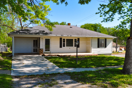 4-Bed Ranch with Finished Basement in King City – Move-In Ready - image 1