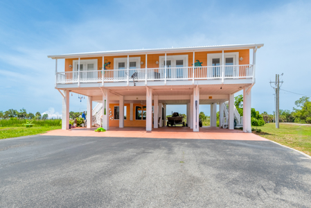 Income-Producing Coastal Duplex with Gulf Views in Suwannee, FL - image 2