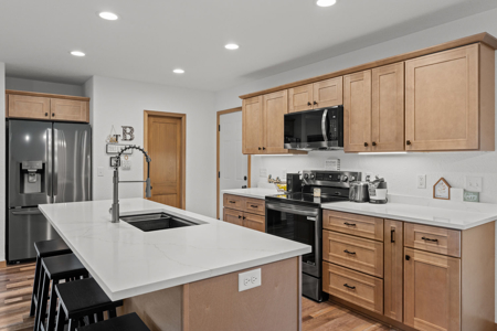 Stunning Zero Lot Line Duplex in the Baraboo Area - image 24
