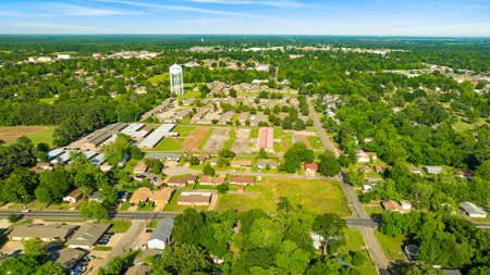 Highly Visible Commercial Property - image 15