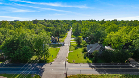 Highly Visible Commercial Property - image 5