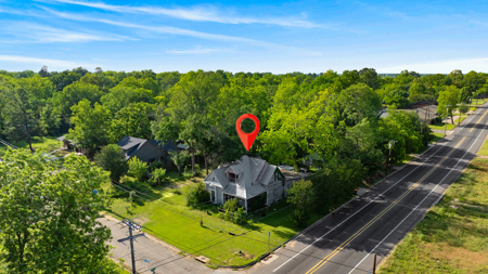 Highly Visible Commercial Property - image 4