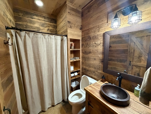 Saline Lake Hunting Property and Lodge Winn Parish LA