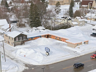 13-Unit Hospitality Property in Sault Ste Marie - image 1