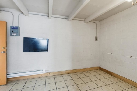 13-Unit Hospitality Property in Sault Ste Marie - image 3