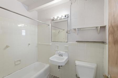13-Unit Hospitality Property in Sault Ste Marie - image 9