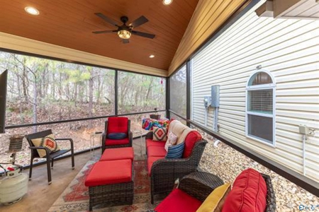 Charming Lake Retreat at Blue Heron RV Resort in Guntersville, AL - image 4