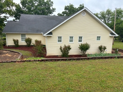 5 Bdrm 4 Bath On Acreage In Yellville - image 3