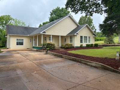 5 Bdrm 4 Bath On Acreage In Yellville - image 2