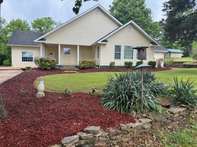 5 Bdrm 4 Bath On Acreage In Yellville - image 1