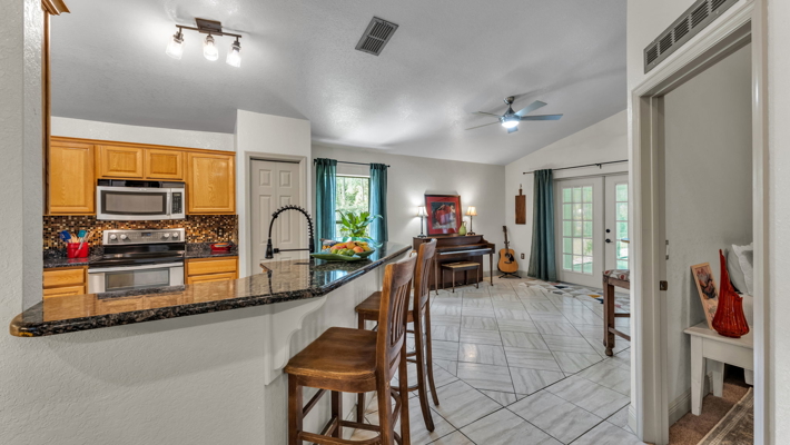 4/3 Pool, Near Disney, Theme Parks, Buildable lot next to home