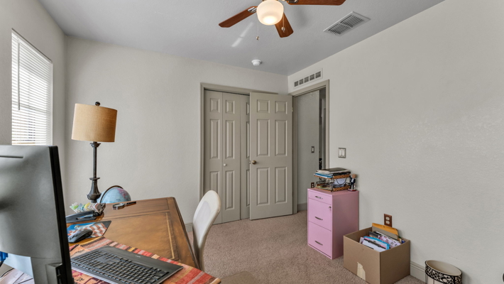 4/3 Pool, Near Disney, Theme Parks, Buildable lot next to home