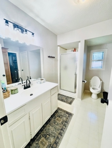 home in town with ample parking, Pool, half acre - image 23