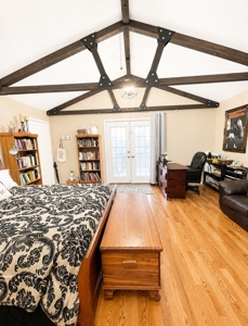 home in town with ample parking, Pool, half acre - image 21